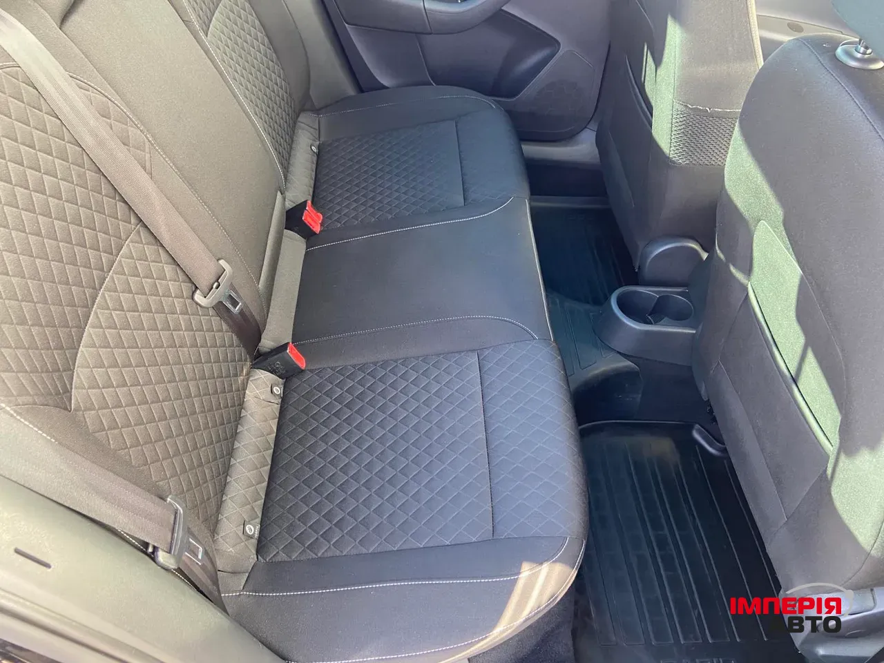 Skoda Rapid - фото 25