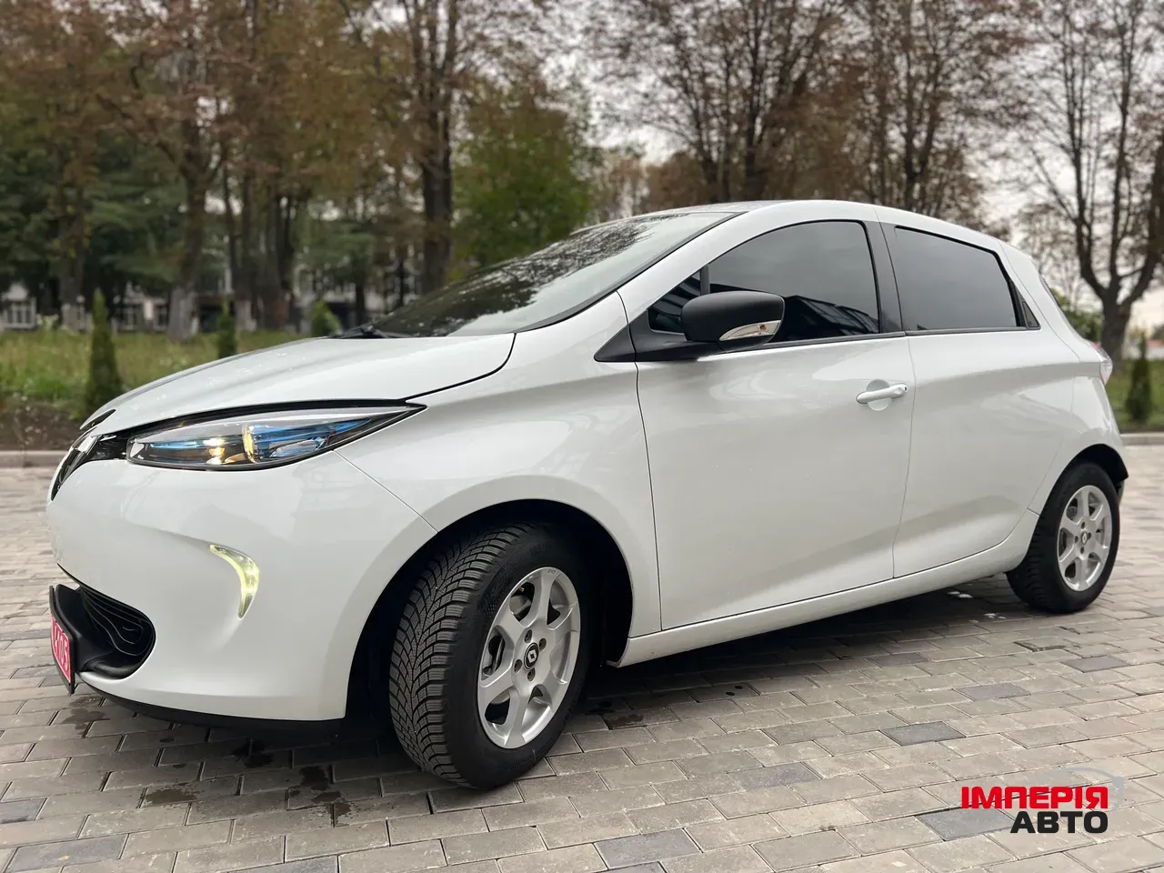 Renault ZOE - фото 18