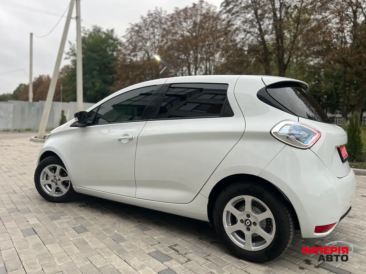 Renault ZOE - фото 12