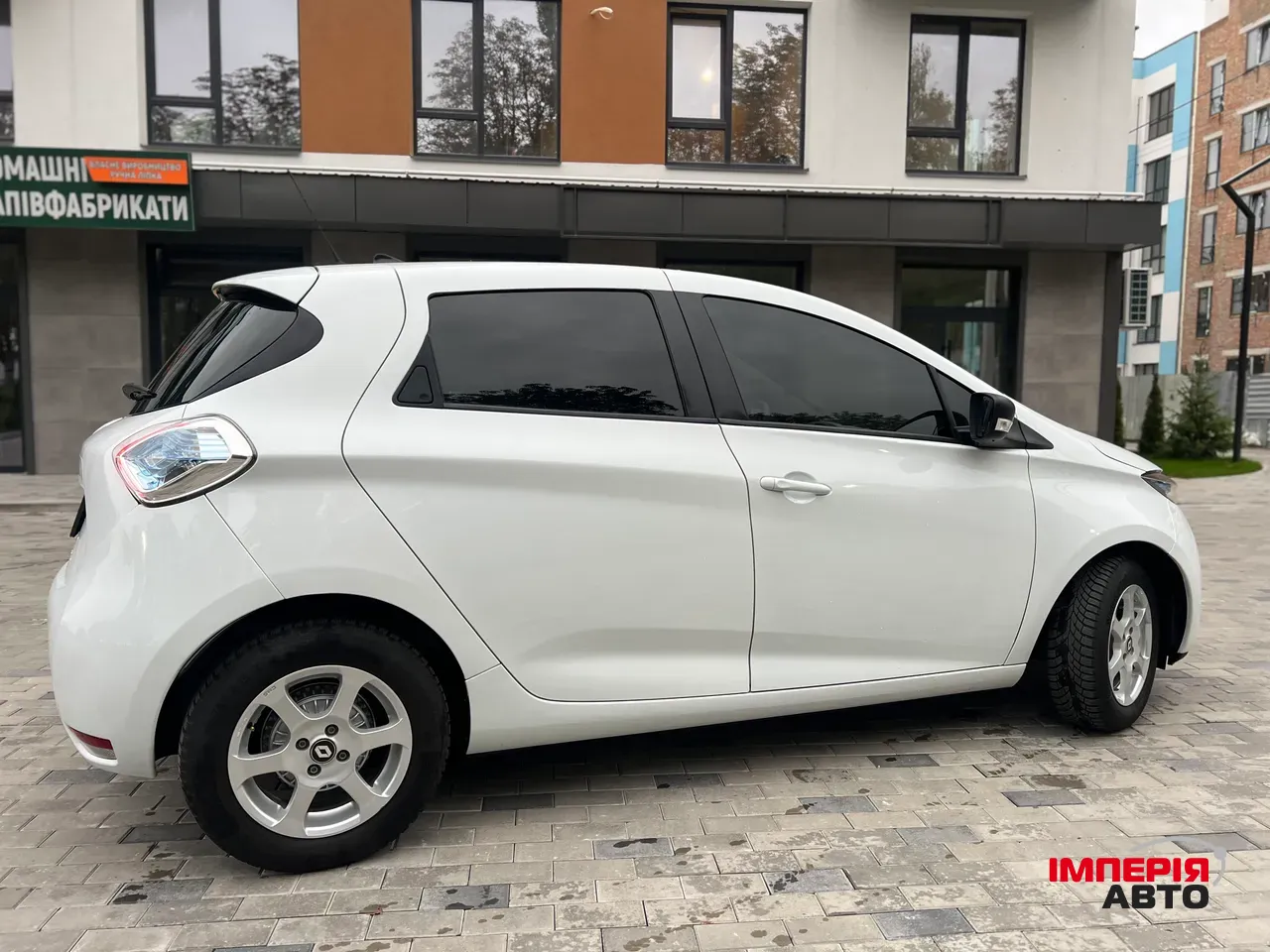 Renault ZOE - фото 6