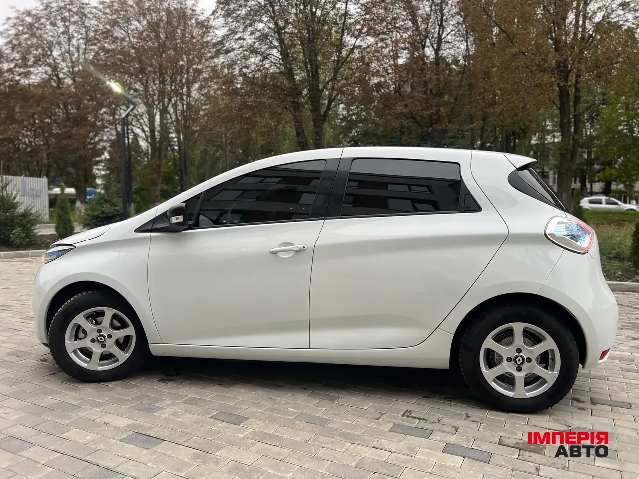 Renault ZOE - фото 13