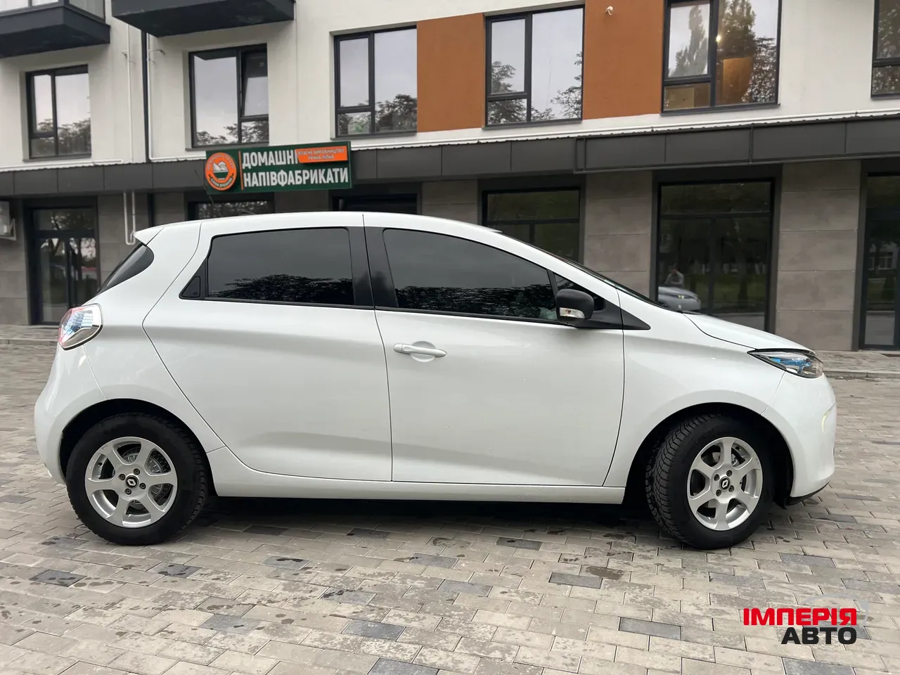 Renault ZOE - фото 10