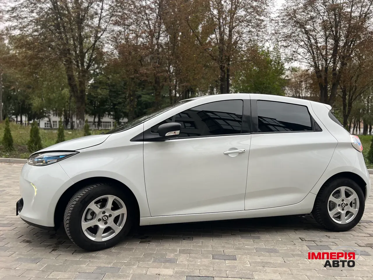 Renault ZOE - фото 11