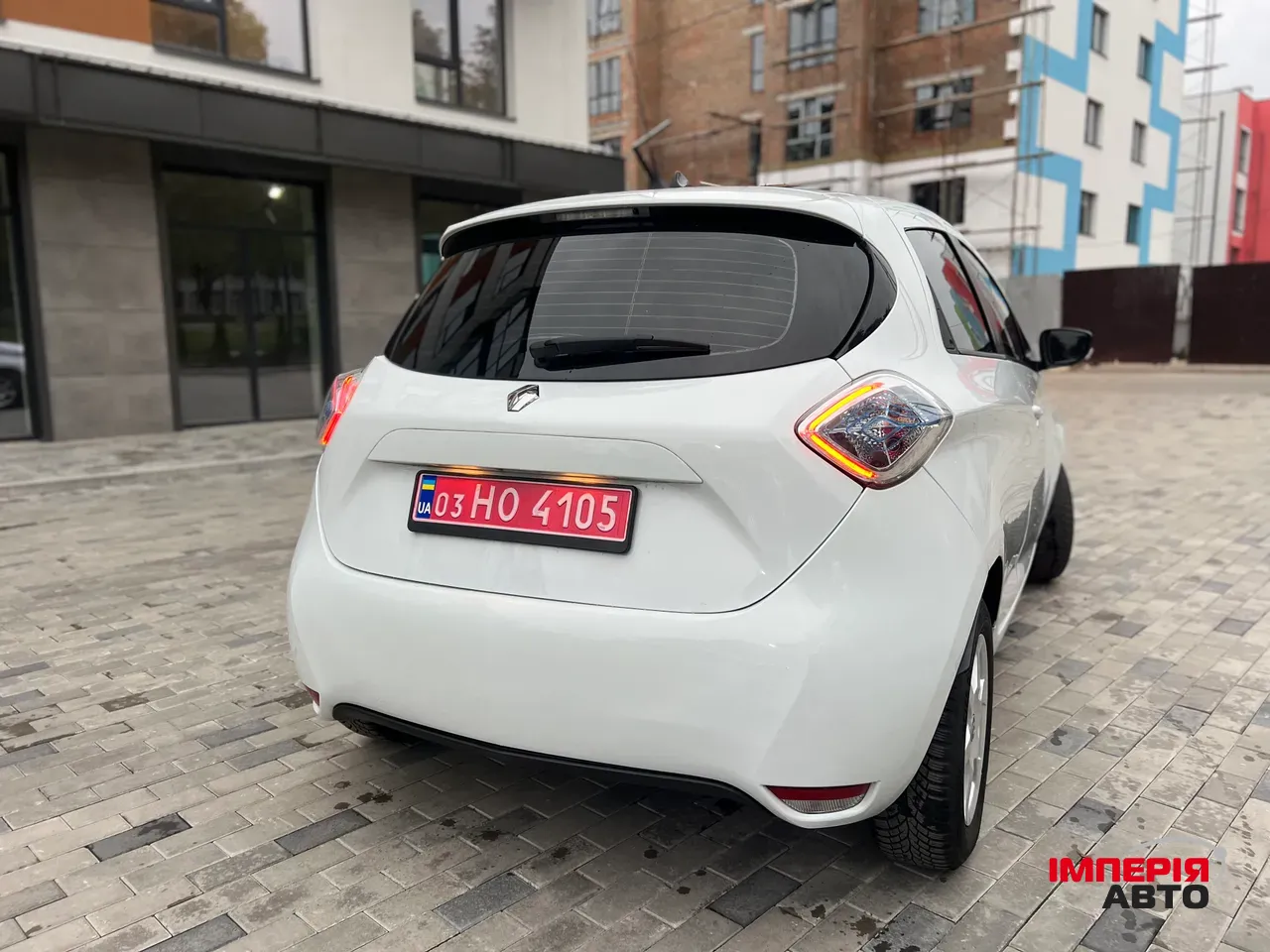 Renault ZOE - фото 8