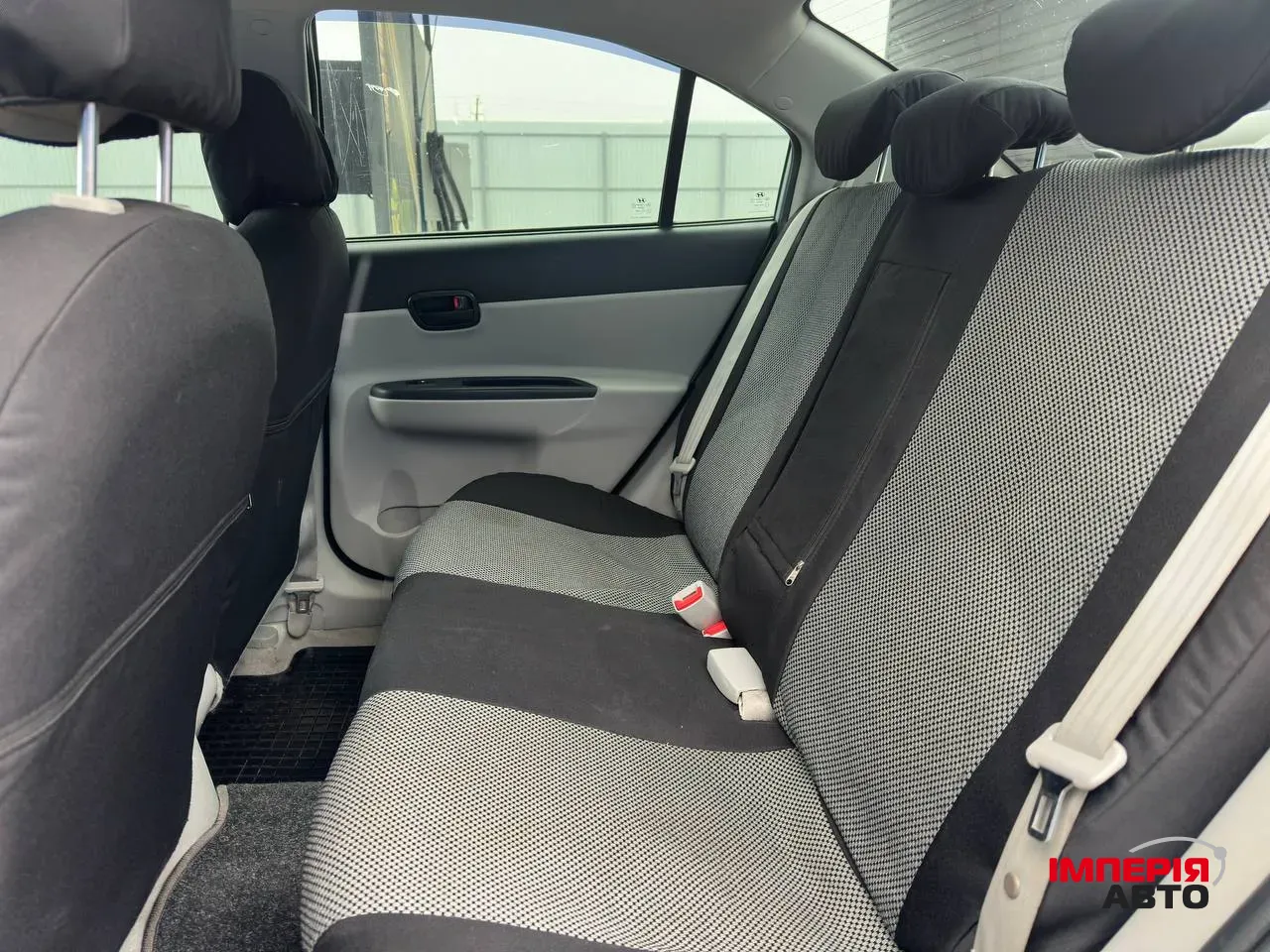 Hyundai Accent - фото 16