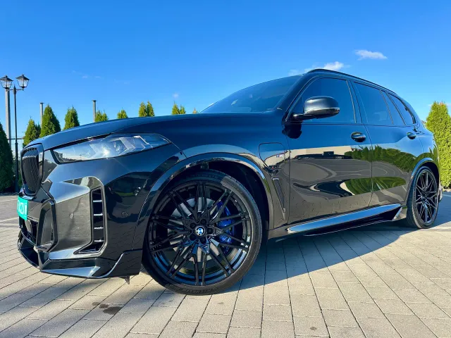 BMW X5 - фото 1