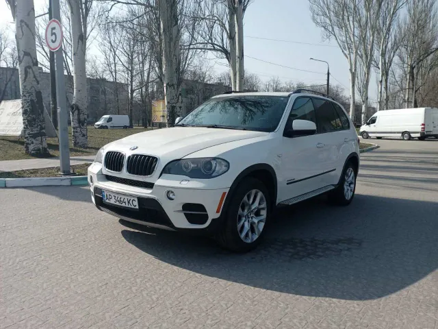 BMW X5 - фото 1
