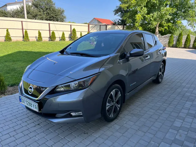 Nissan Leaf - фото 2
