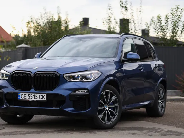 BMW X5 - фото 1