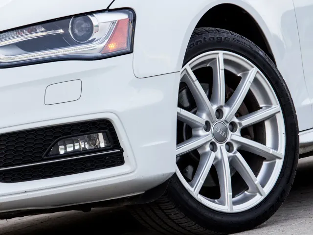 Audi A4 - фото 3