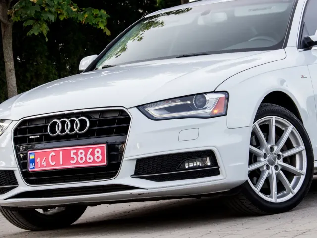 Audi A4 - фото 5