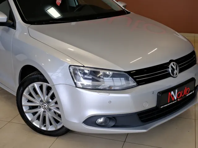 Volkswagen Jetta - фото 3