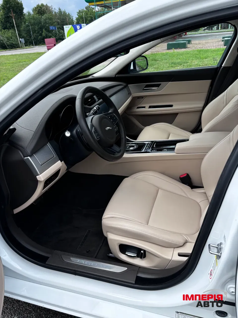 Jaguar XF - фото 3