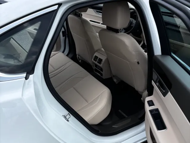 Jaguar XF - фото 5