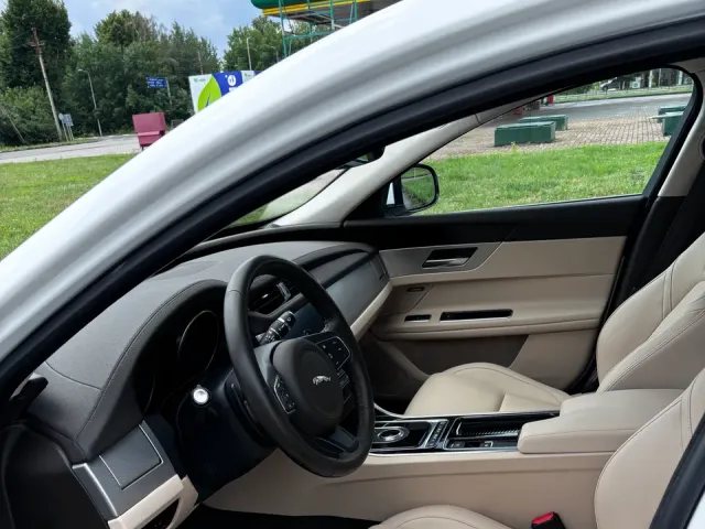 Jaguar XF - фото 3