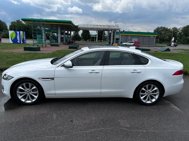 Jaguar XF - фото 1