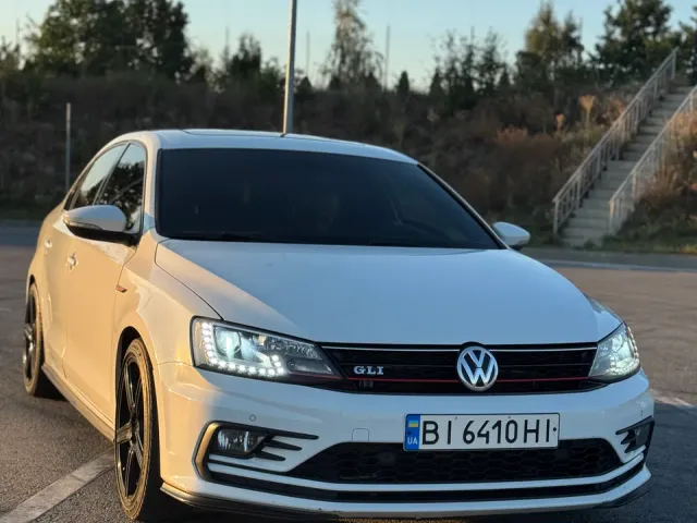 Volkswagen Jetta - фото 4