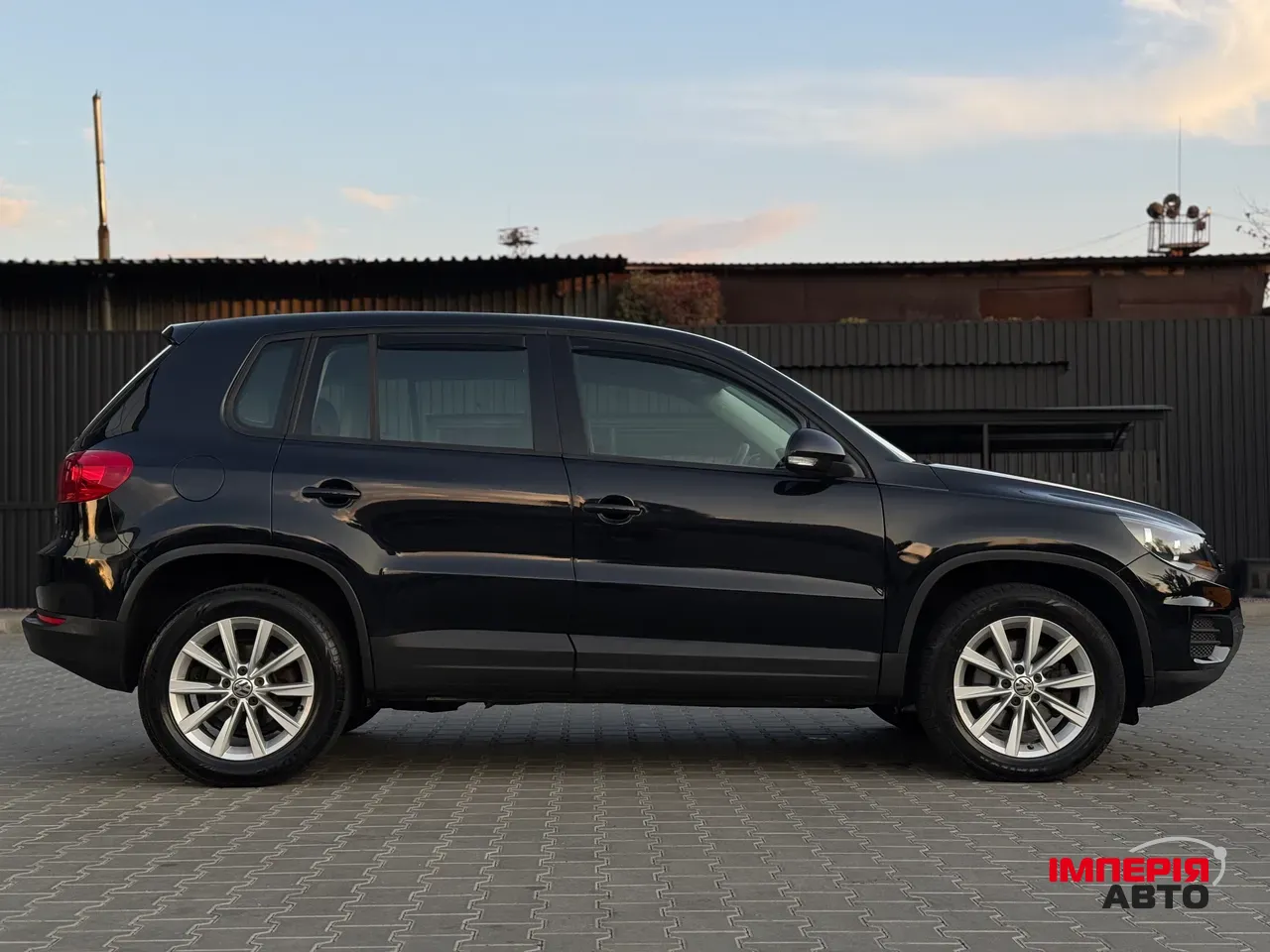 Volkswagen Tiguan - фото 3