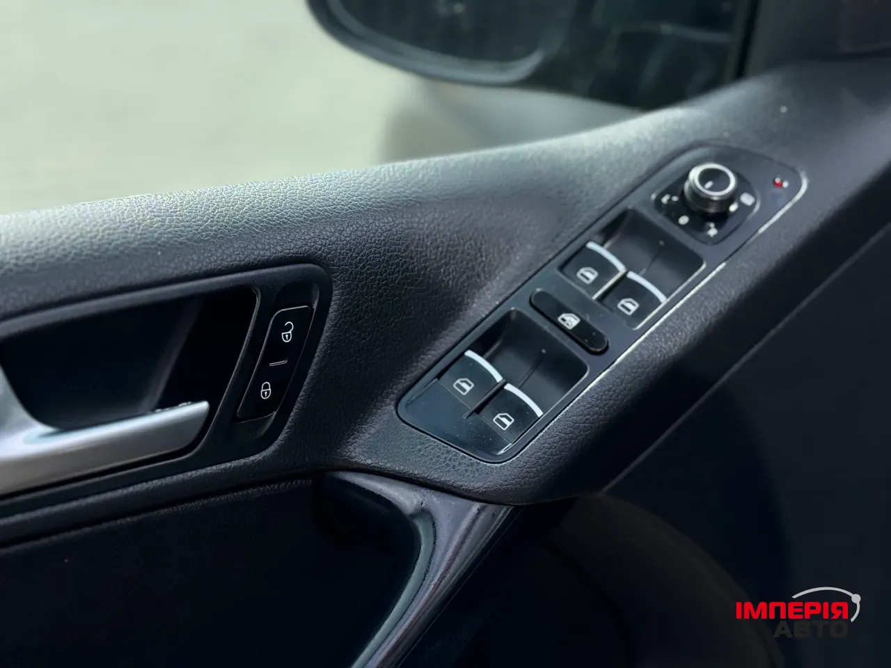 Volkswagen Tiguan - фото 13