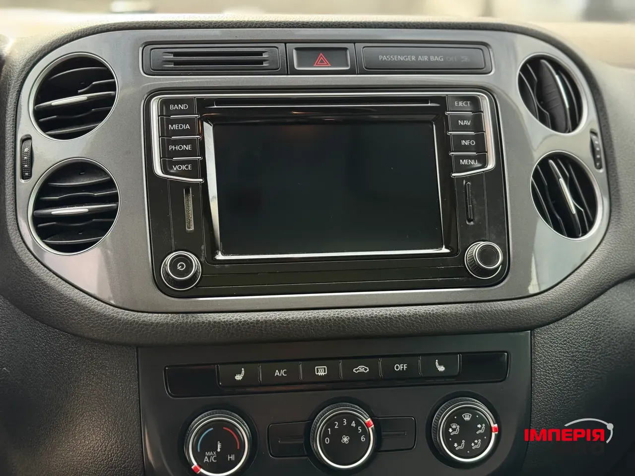 Volkswagen Tiguan - фото 18