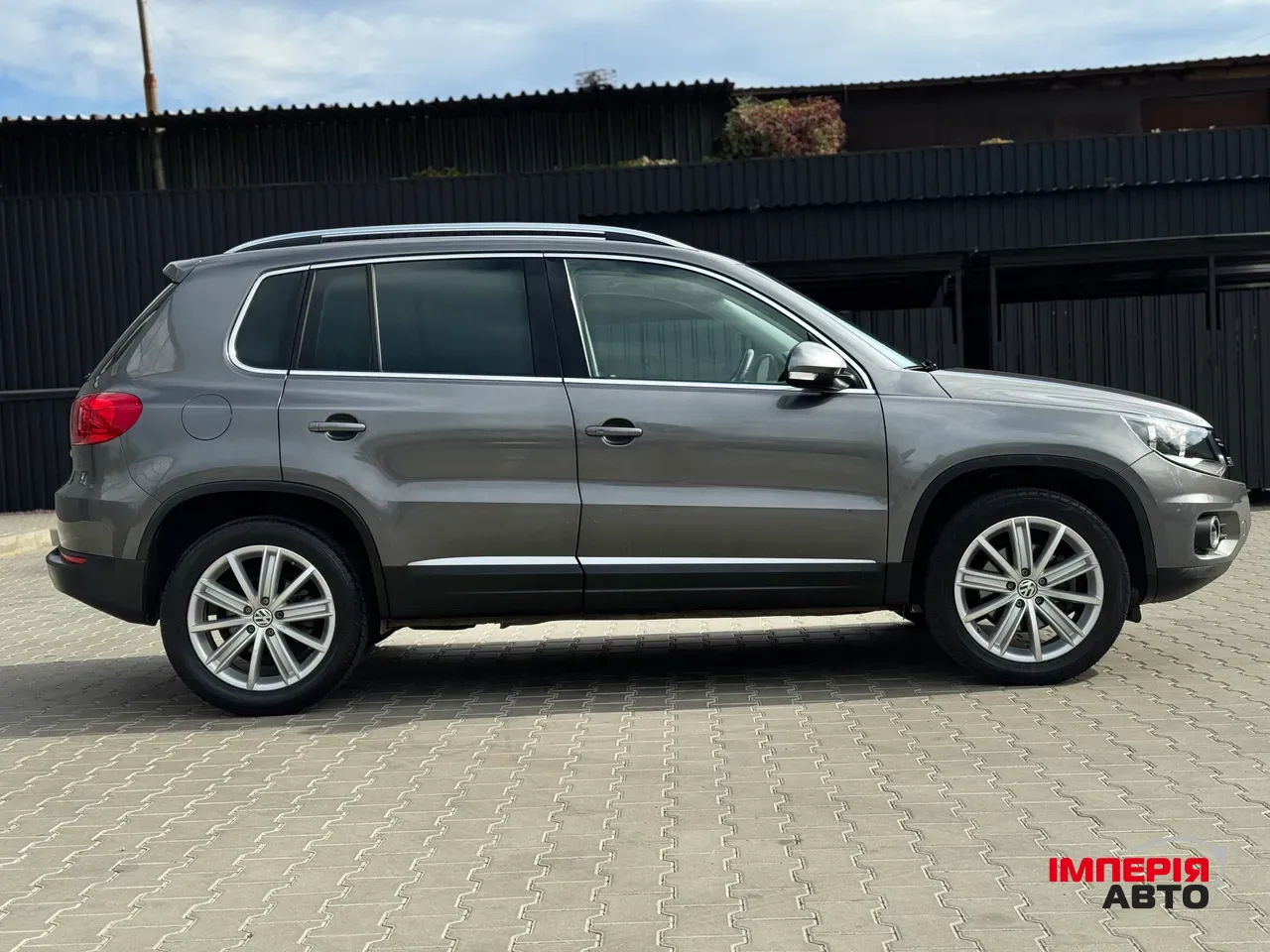 Volkswagen Tiguan - фото 6