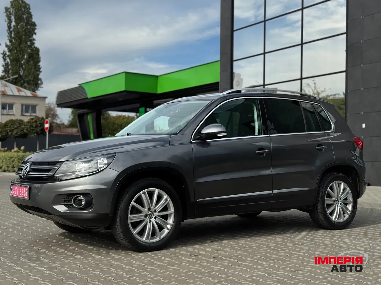 Volkswagen Tiguan - фото 1