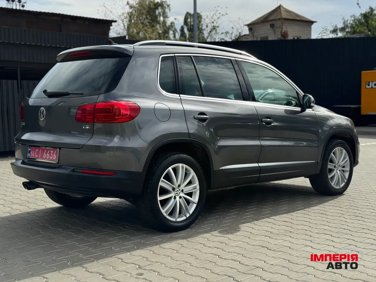 Volkswagen Tiguan - фото 7