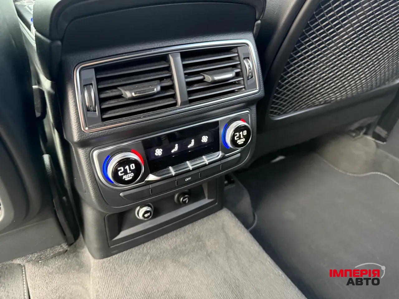 Audi SQ7 - фото 19