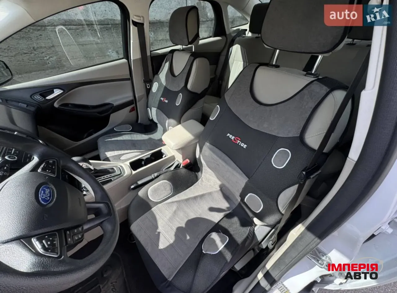 Ford Focus - фото 8