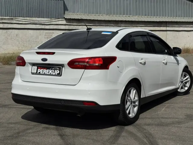 Ford Focus - фото 3
