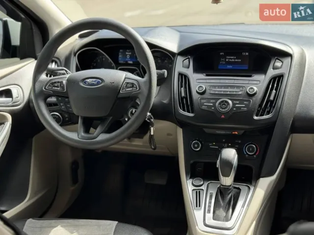 Ford Focus - фото 5