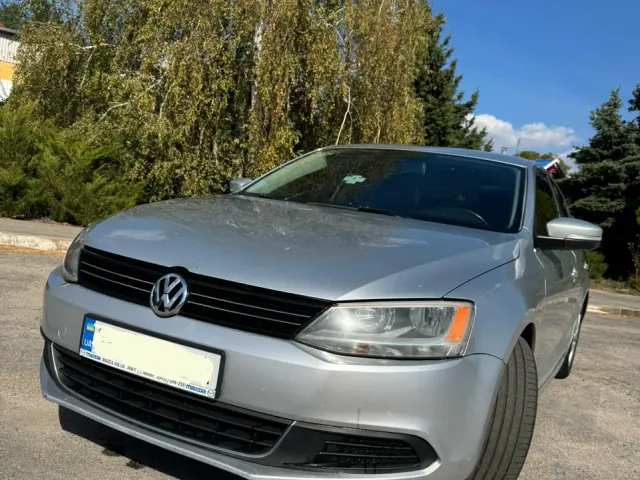 Volkswagen Jetta - фото 1