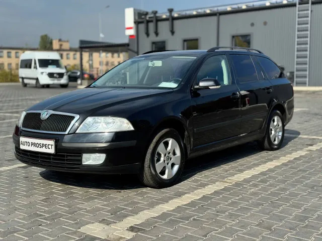 Skoda Octavia - фото 3