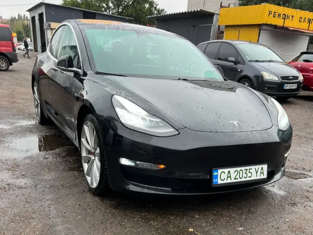Tesla Model 3 - фото 1