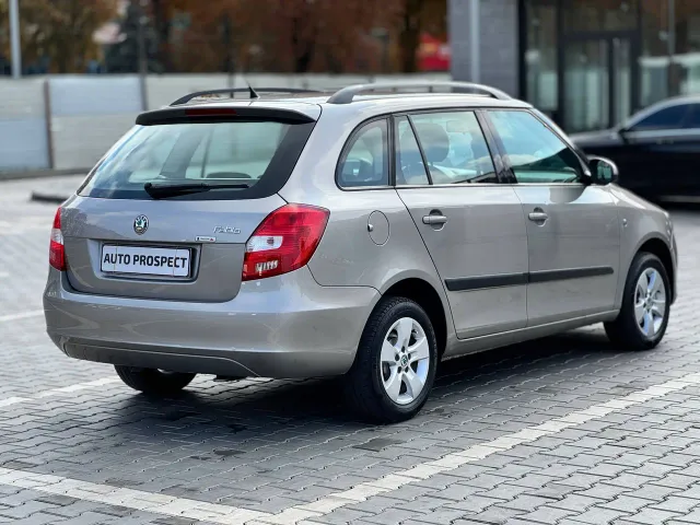 Skoda Fabia - фото 4