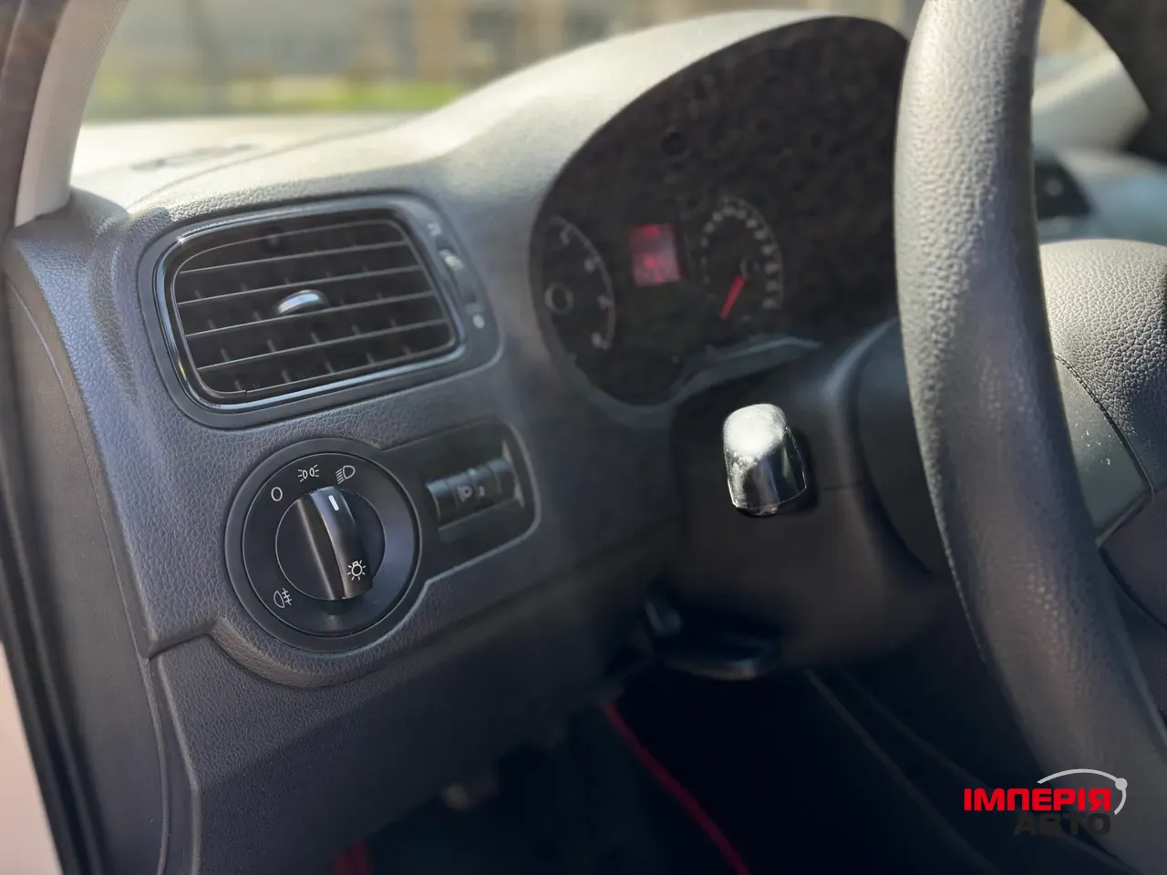 Volkswagen Polo - фото 12