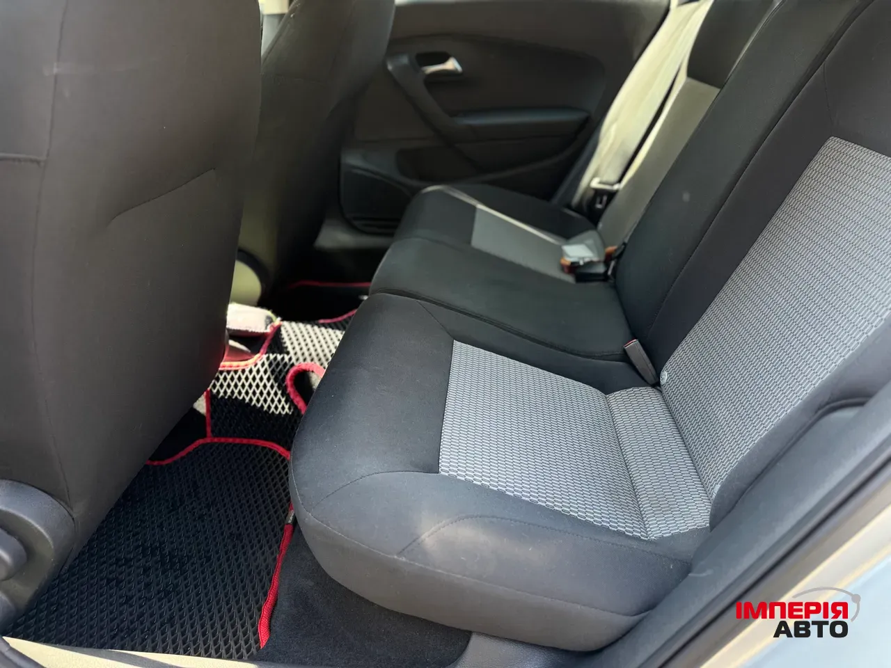 Volkswagen Polo - фото 18