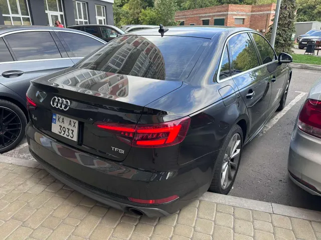 Audi A4 - фото 3