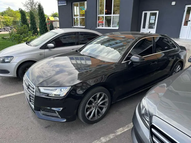 Audi A4 - фото 2