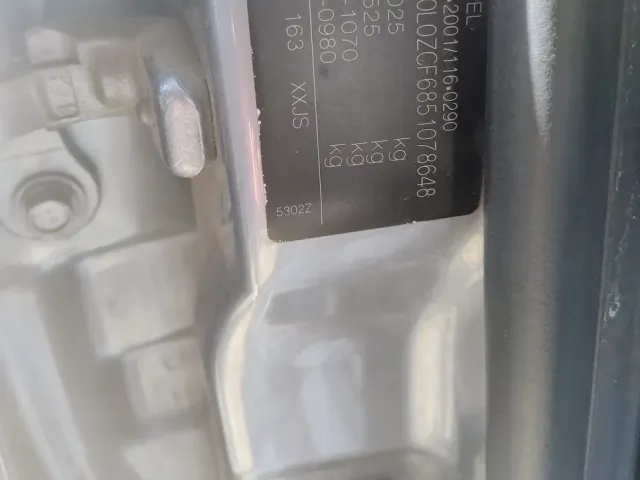 Opel Vectra - фото 4