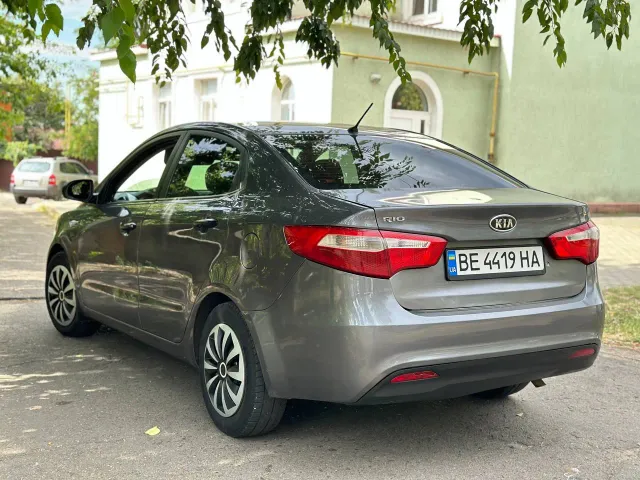 Kia Rio - фото 4