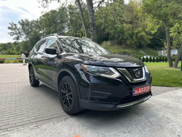 Nissan Rogue - фото 1