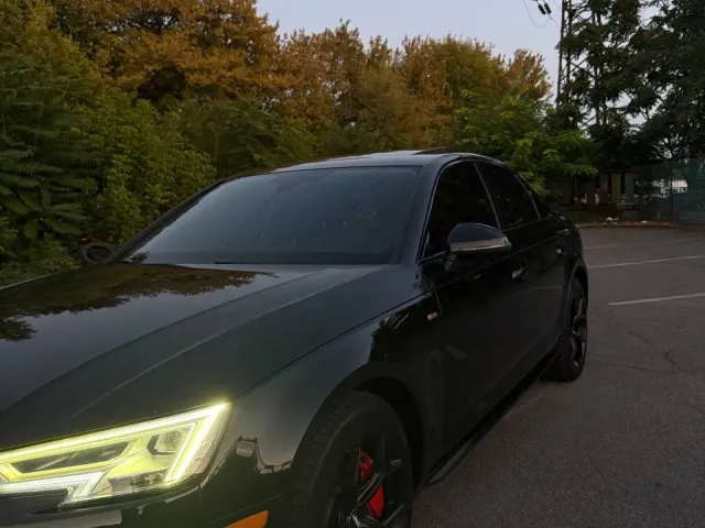 Audi A4 - фото 3