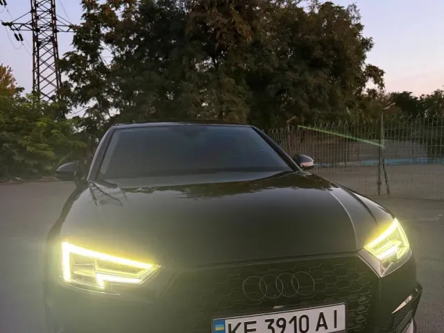 Audi A4 - фото 4