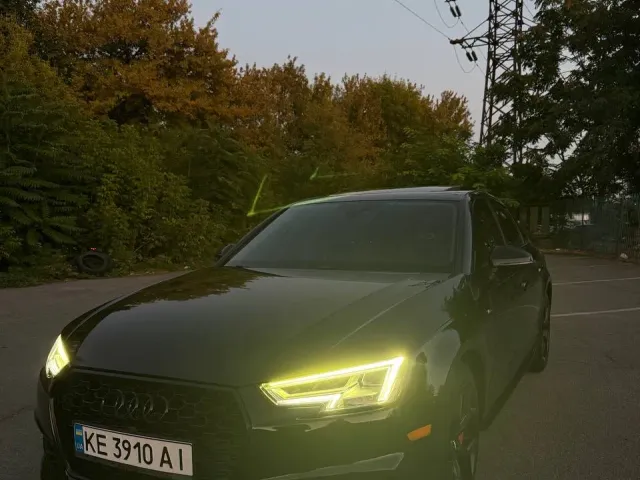 Audi A4 - фото 2