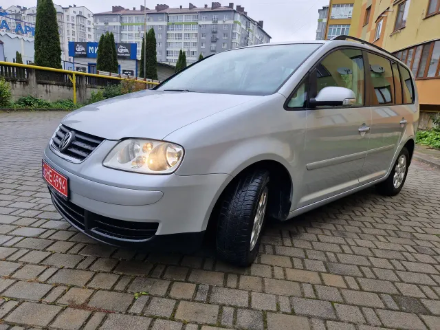 Volkswagen Touran - фото 3