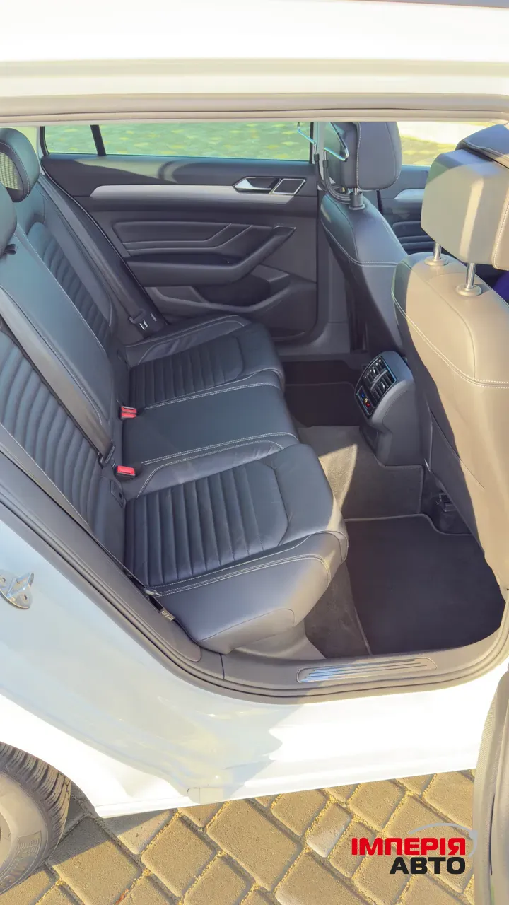 Volkswagen Passat - фото 42