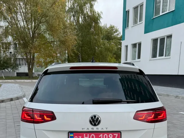 Volkswagen Passat - фото 3