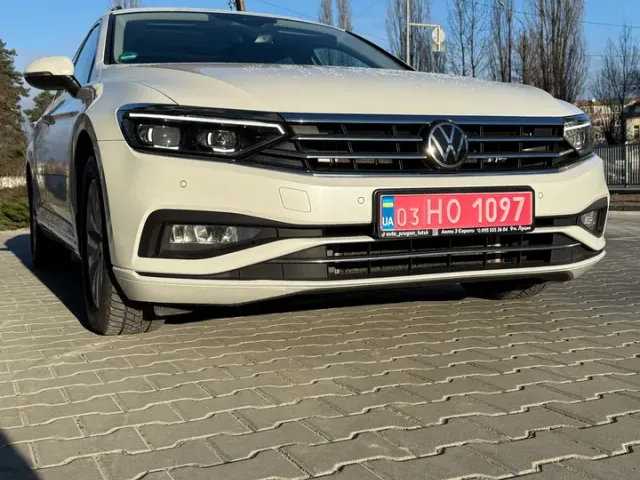 Volkswagen Passat - фото 1