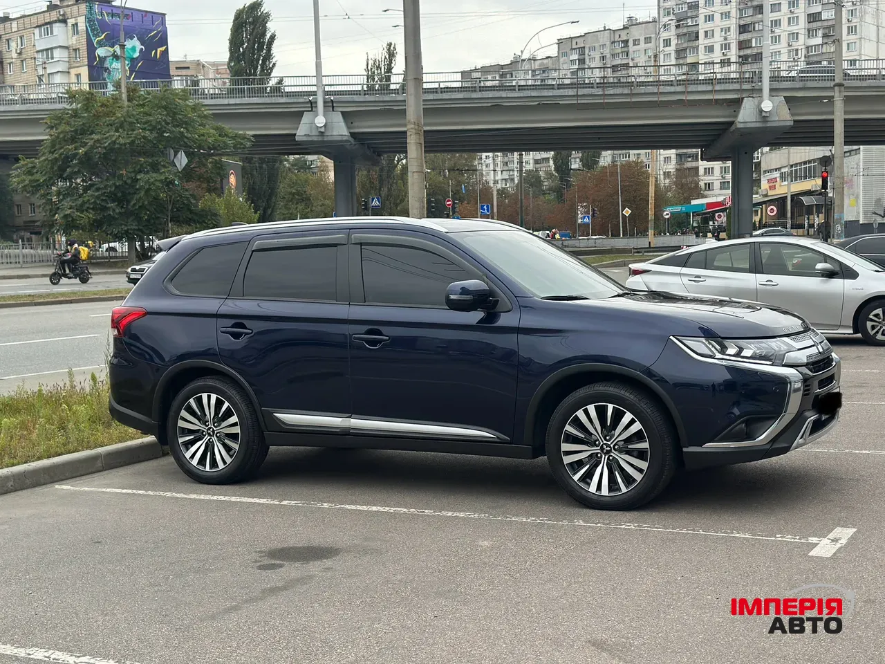 Mitsubishi Outlander - фото 3